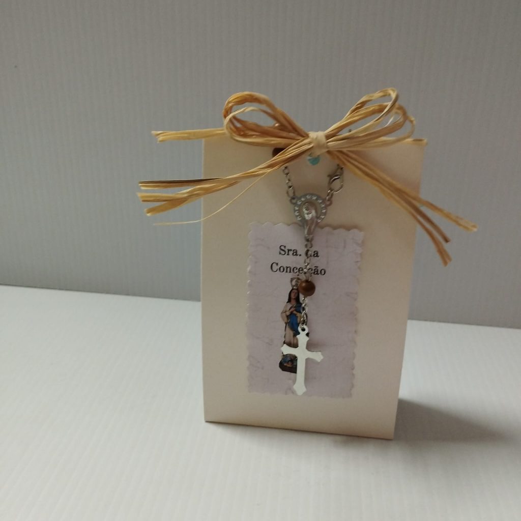Lembranças com caixa (Personalizável) e Terço