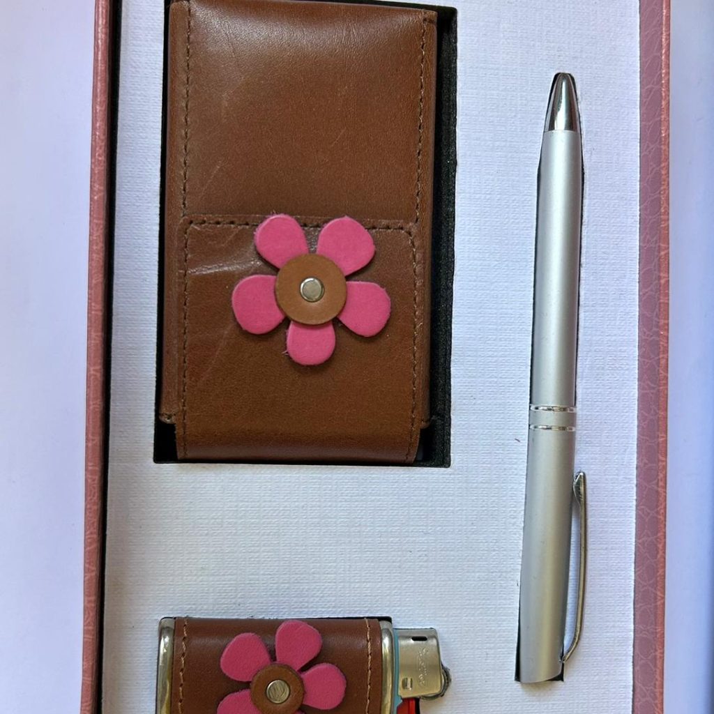 kit Caneta+Isqueiro+Porta Moedas