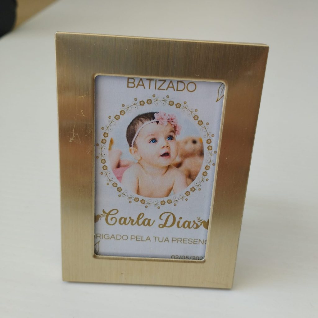 Quadro com moldura dourada-Personalizado